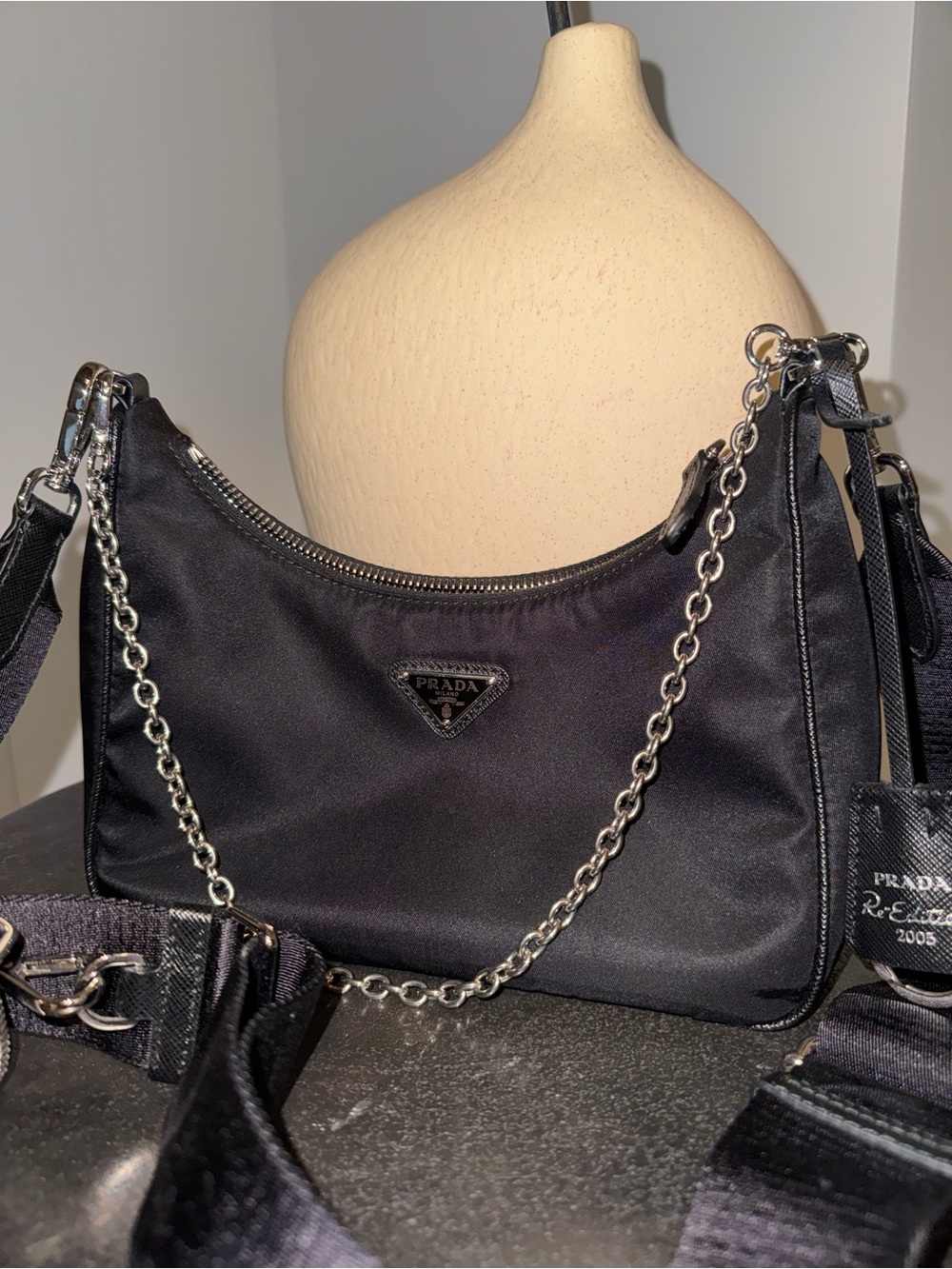 Prada Re-Edition 2005 Black Nylon Bag - Picture 4 of 9